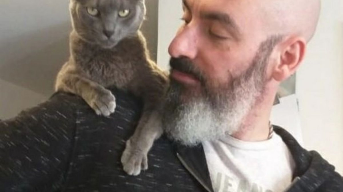 “Mi cerebro es conducta y mi corazón es gato”