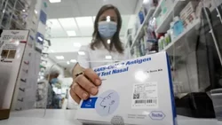 Abrupta demanda en farmacias por autotest COVID