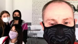 Mataron de una puñalada a un docente de periodismo