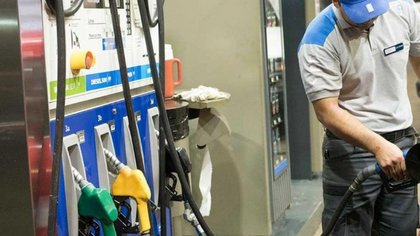 Estaciones de servicio analizan dejar de aceptar tarjeta de crédito