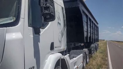 Le dispararon al parabrisas y le robaron 1.7 millones
