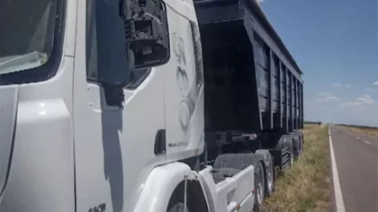 Le dispararon al parabrisas y le robaron 1.7 millones