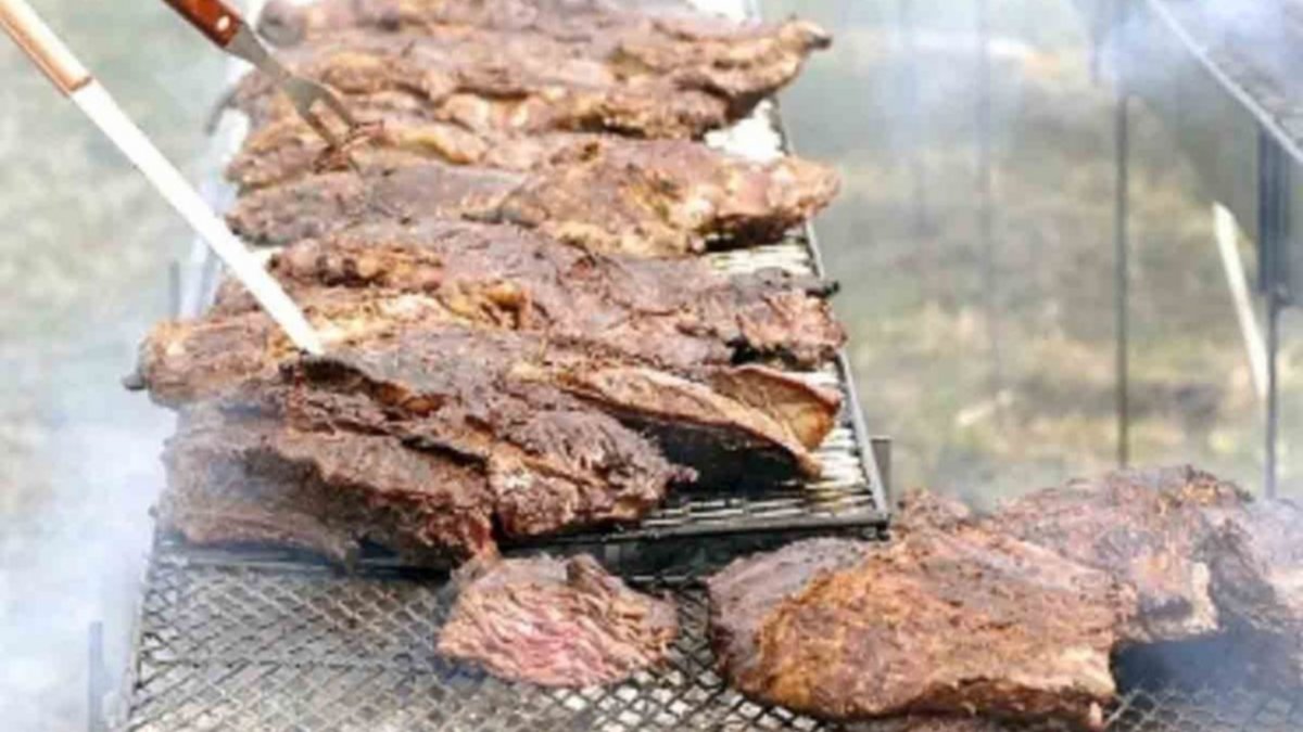 Detalles finales para el comienzo de la Fiesta Provincial del Asado con Cuero