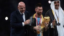 Le ofrecieron a Messi un millón de dólares por la túnica con la que recibió la copa