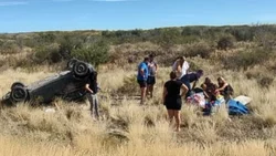 Fuerte accidente en Ruta 22: un vuelco y una nena herida