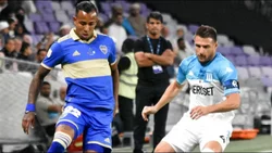 Con polémica Racing le ganó a Boca 2 a 1