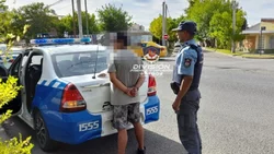 "Vagando por las calles...": caminaba tranquilo, y tenía pedido de captura
