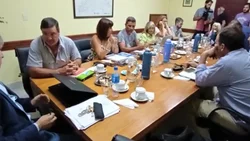 Carreras ofreció aumentos mensuales