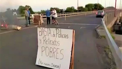 Otra vez, Retirados de la Policía cortan las rutas