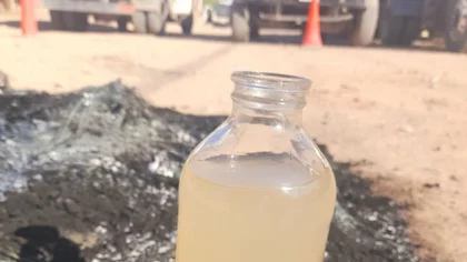 Cansados de la falta de agua, vecinos retienen tres camiones cisterna