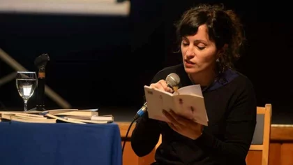 El atrevimiento lingüístico de Romina Olivero hecho taller