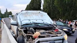 Quedaron atrapados en el auto tras impactar en la Ruta 22