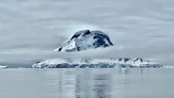 Colapso de glaciar y posible desastre costero