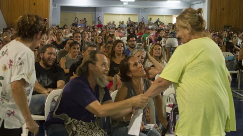A tono con la coyuntura electoral, los docentes profundizan grieta