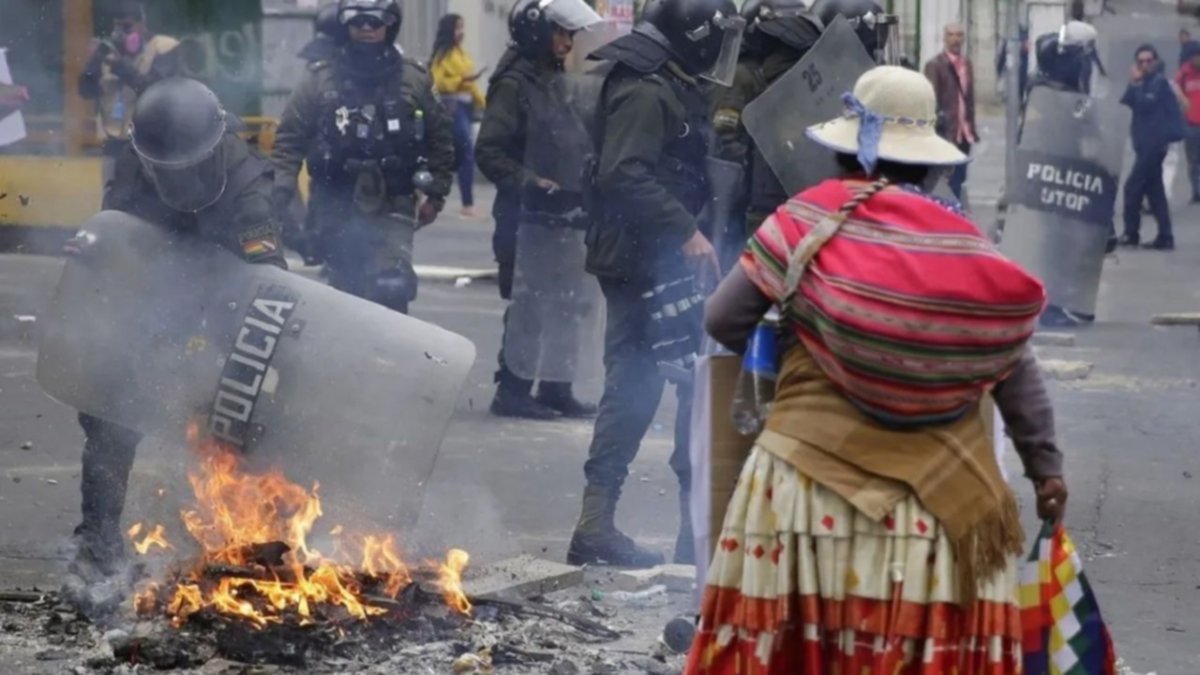 Bolivia dio de baja a 216 policías desde la renuncia de Evo Morales