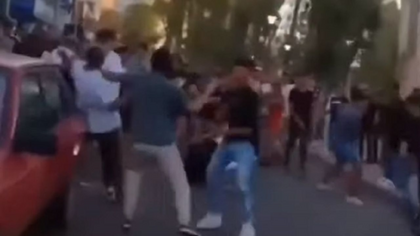 VIDEO: batalla campal a la salida del boliche
