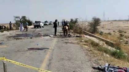 Atentado suicida deja 9 policías muertos en Pakistán