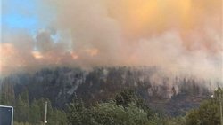 La lluvia trajo alivio, pero no alcanzó a extinguir llamas