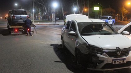 Neuquino iba borracho y chocó: una mujer y una nena, heridas