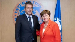 El Gobierno acordó postergar un pagó millonario al FMI
