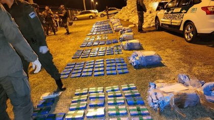 Descubren enorme carga de cocaína bajo bolsas de porotos
