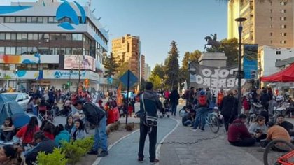 Miércoles caótico: piquetes y corte de calles en Neuquén