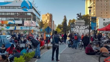 Miércoles caótico: piquetes y corte de calles en Neuquén