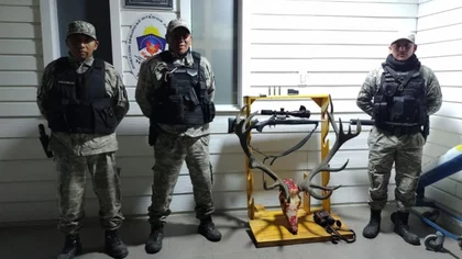 Los atraparon con armas de guerra y una cabeza de ciervo