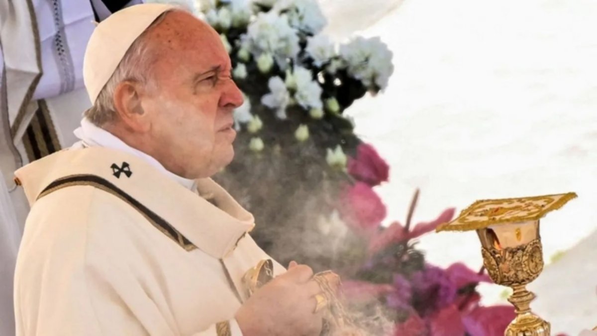 El Papa pidió a Ucrania negociar con Rusia y generó polémica