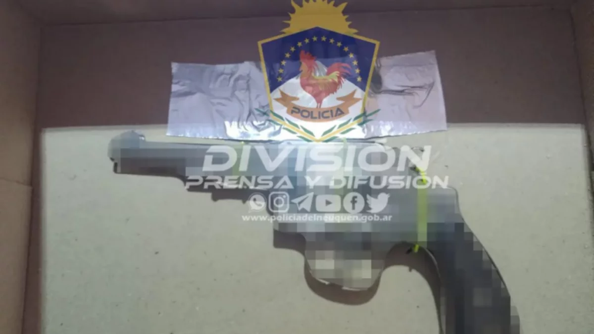 Desde un auto, dispararon contra una casa y fueron detenidos