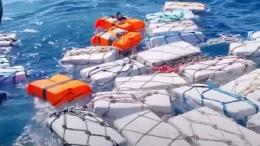Encontraron dos toneladas de cocaína flotando en el mar