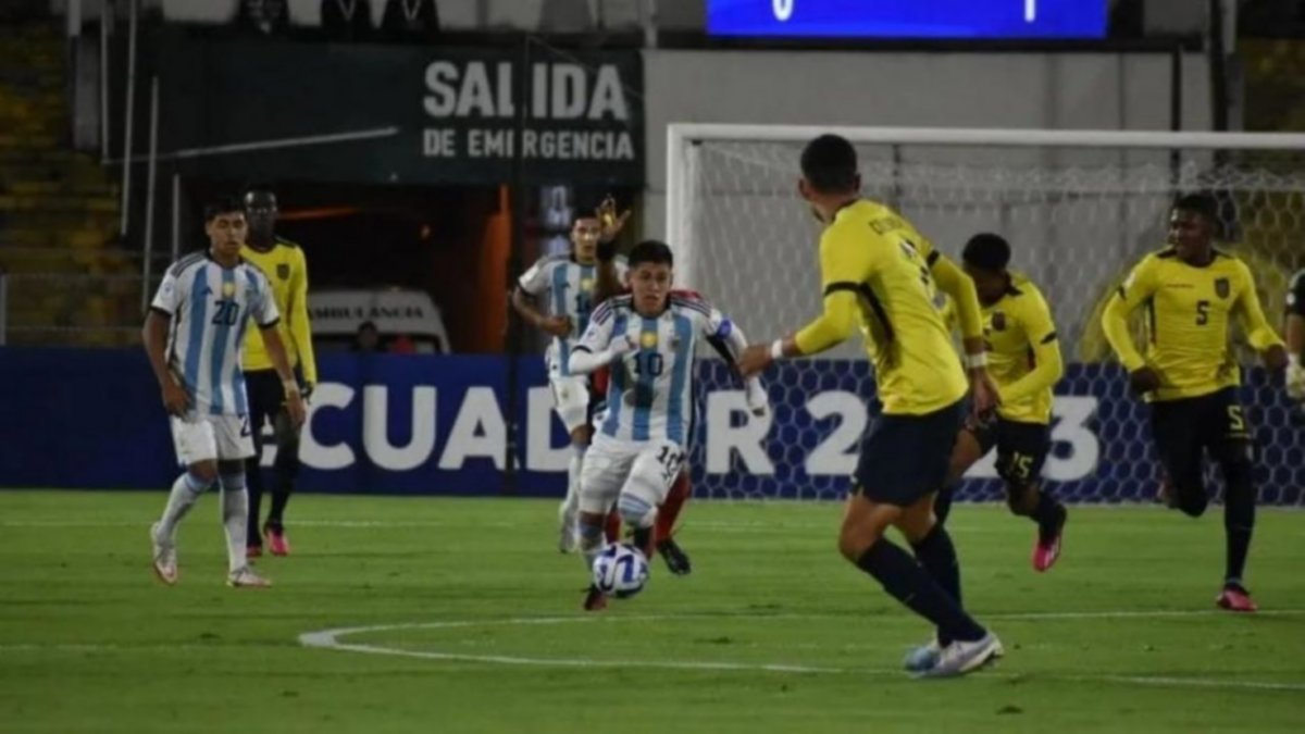 Argentina perdió el invicto y las posibilidades del título