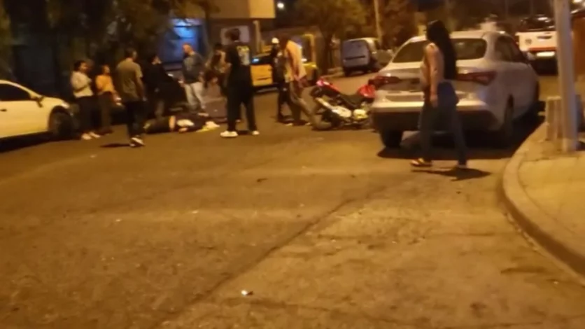 Atropelló a un motociclista y huyó por Intendente Carro