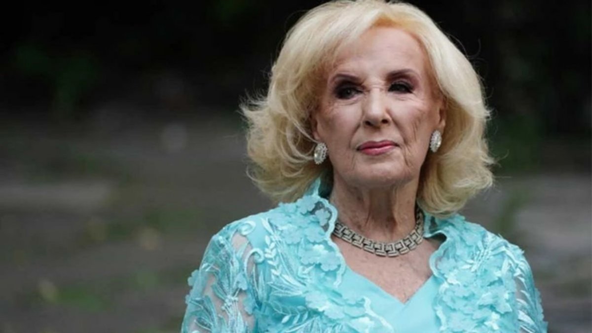 Mirtha Legrand habló de su salud y explicó por qué deben operarla