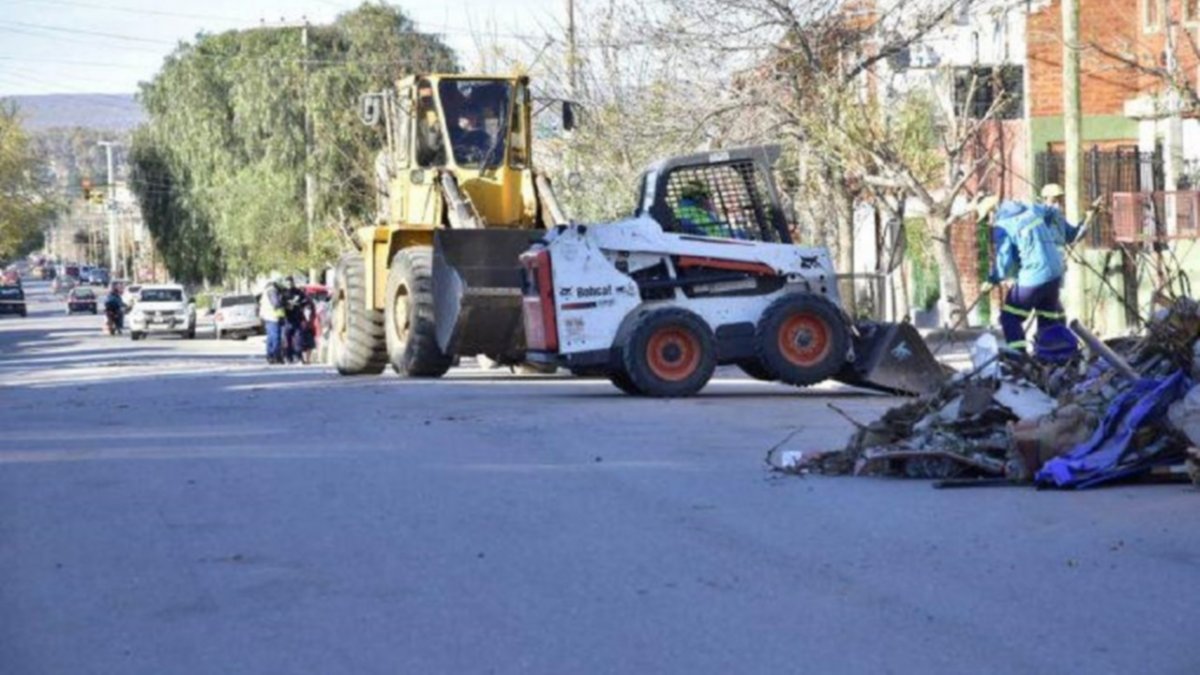 Avanza el operativo de limpieza puerta a puerta en los barrios