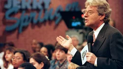 Murió Jerry Springer, el legendario presentador de televisión