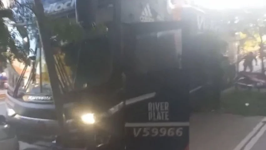 Video: chocó el micro de River en Tucumán