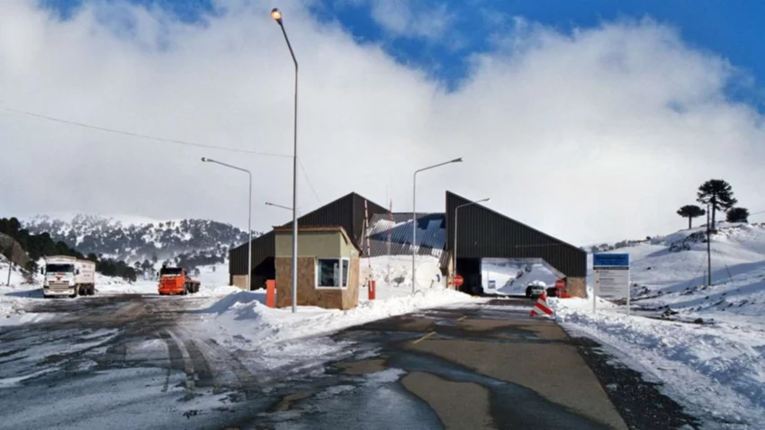 Los pasos fronterizos están intransitables por la nieve