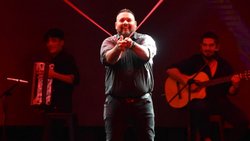 Agenda: los artistas que se presentan esta noche a pesar del viento