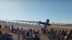 Casi tragedia en el Festival Aéreo de Allen por el choque de una avioneta
