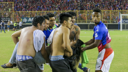 Tragedia deportiva en una cancha de El Salvador