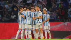 Argentina goleó y se metió en octavos