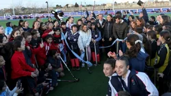 Neuquén ya disfruta de su cancha de hockey homologada