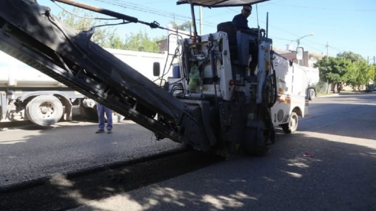 Avanzan las obras de asfalto en el barrio San Lorenzo