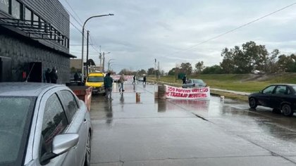 Trabajadores de Sens reclaman que los dejen trabajar