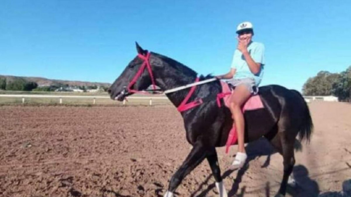 Murió el joven que chocó con su moto en Centenario