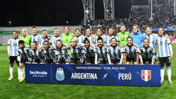 Goleada y fiesta en la despedida de la Selección