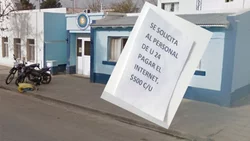Policía indigente: hacen una vaca para pagar internet