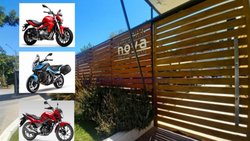 Forzaron el portón de un complejo y robaron tres costosas motos