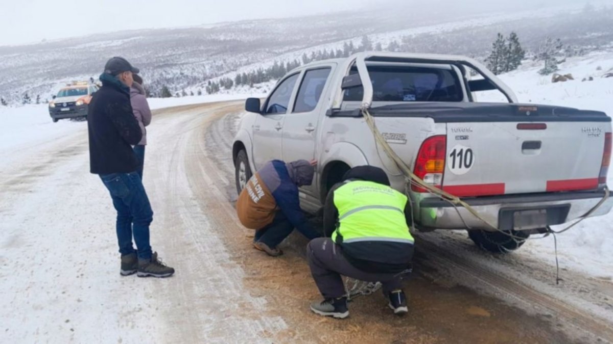 Piden precaución al transitar y llevar cadenas para la nieve